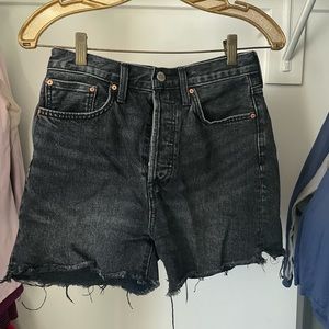 ARITZIA BLACK DENIM SHORTS
